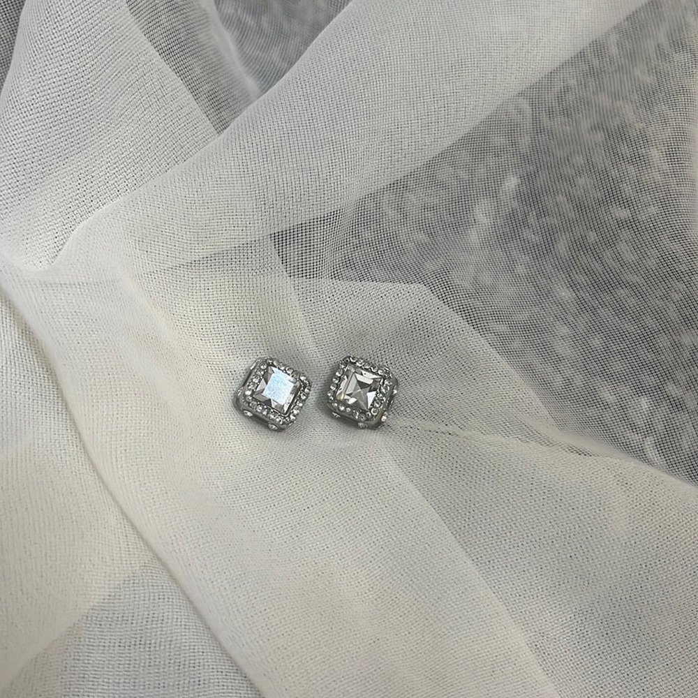 Diamond studs